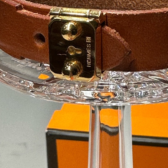 Hermes Leather Bracelet with gold tone hardware + Box + Dusty - Picture 3 of 8